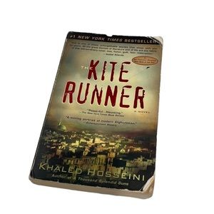 Khalid Hosseini: The Kite Runner. Paperback. Used.